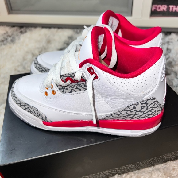 Air Jordan 3 ‘Cardinal Red’ Boys Sneakers - Picture 3 of 10